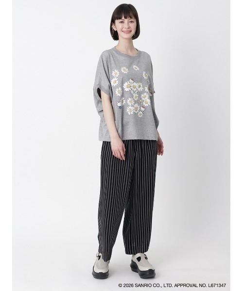 H.A.K（ハク）の「H.A.K×HELLO KITTY デイジーとハローキティ オイルペインティングプリントTシャツ（Tシャツ/カットソー・レディース・杢グレー/ブラック/ホワイト・FREE）」の13枚目の写真