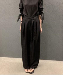 ロングベルト付きタック入りワイドパンツ