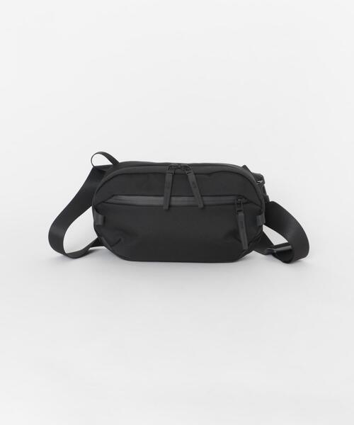 Aer(エアー)の「AER DAY SLING 4(ショルダーバッグ・メンズ・ブラック・FREE)」の1枚目の写真