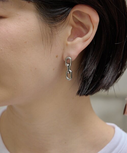 ear PAPILLONNER(イアパピヨネ)の「《金属アレルギー対応/ステンレス》エッジチェーンピアス(ピアス(両耳用)・レディース・シルバー/ゴールド・FREE)」の1枚目の写真