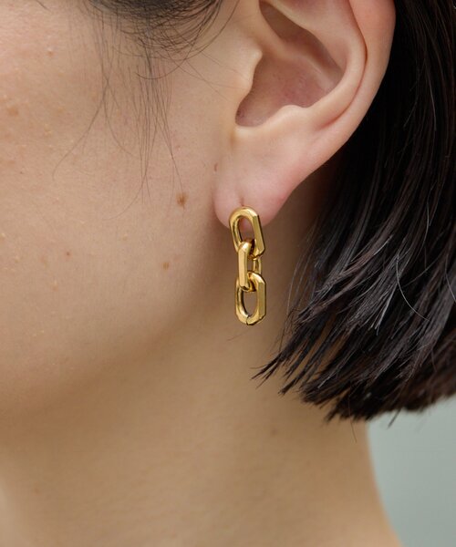 ear PAPILLONNER(イアパピヨネ)の「《金属アレルギー対応/ステンレス》エッジチェーンピアス(ピアス(両耳用)・レディース・シルバー/ゴールド・FREE)」の2枚目の写真
