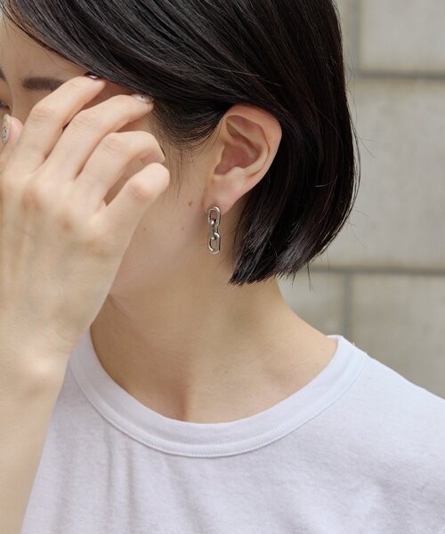 ear PAPILLONNER(イアパピヨネ)の「《金属アレルギー対応/ステンレス》エッジチェーンピアス(ピアス(両耳用)・レディース・シルバー/ゴールド・FREE)」の6枚目の写真