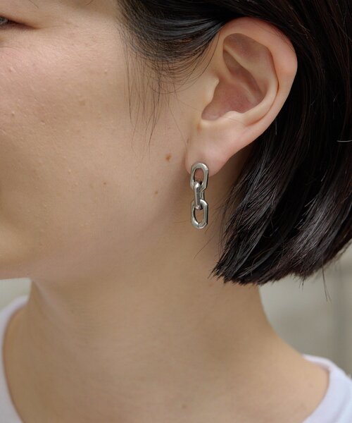 ear PAPILLONNER(イアパピヨネ)の「《金属アレルギー対応/ステンレス》エッジチェーンピアス(ピアス(両耳用)・レディース・シルバー/ゴールド・FREE)」の7枚目の写真
