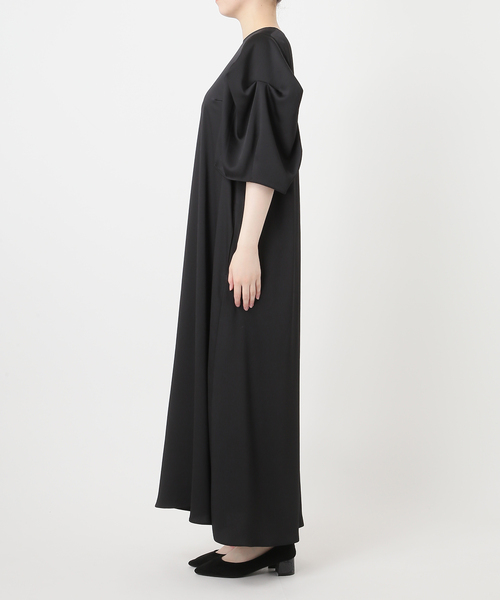 VERMEIL par iena(ヴェルメイユパーイエナ)の「《WEB限定/》ハンマーサテンワンピース(ワンピース・レディース・ブラック・FREE)」の6枚目の写真