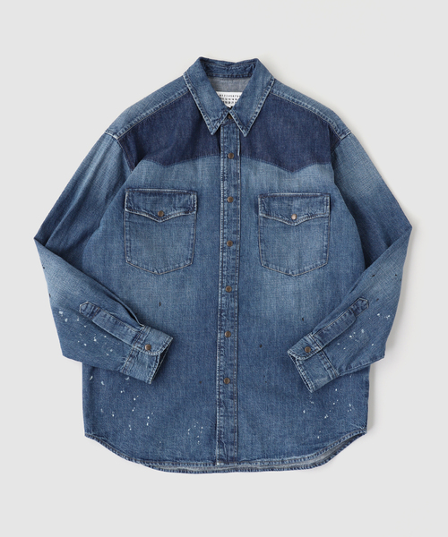 Maison Margiela(メゾンマルジェラ)の「MAISON MARGIELA(メゾン マルジェラ) BICOLOR DENIM SHIRT(シャツ/ブラウス・メンズ・コバルトブルー・48/46)」の1枚目の写真