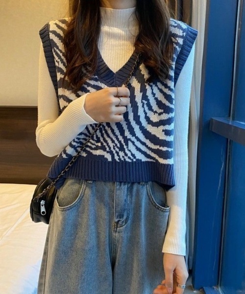 Beststore(ベストストア)の「レトロ可愛い。ゼブラ柄ショート丈ニットベスト(ベスト・レディース・ブルー/ブラック/グレー/ブラウン・FREE)」の19枚目の写真