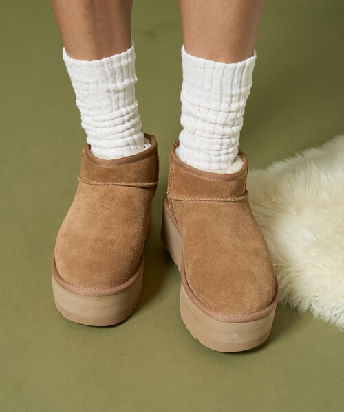 FREAK'S STORE（フリークスストア）の「限定展開 UGG/アグ W CLASSIC ULTRA MINI PLATFORM/ウィメンズ クラシック ウルトラ ミニ プラットフォーム[6~8サイズ展開]（ブーツ・レディース・キャメル/ブラック・7/6/8）」の16枚目の写真