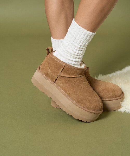 FREAK'S STORE（フリークスストア）の「限定展開 UGG/アグ W CLASSIC ULTRA MINI PLATFORM/ウィメンズ クラシック ウルトラ ミニ プラットフォーム[6~8サイズ展開]（ブーツ・レディース・キャメル/ブラック・7/6/8）」の17枚目の写真