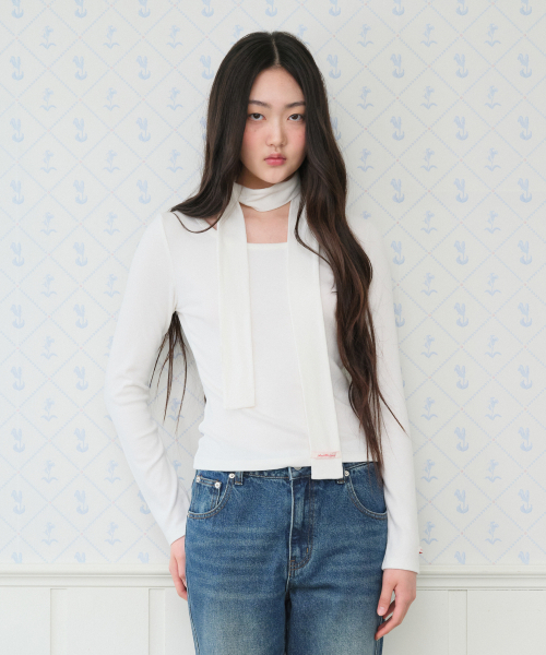 AMESWORLDWIDE(アメスワールドワイド)の「CLASSIC SCARF LS TEE WHITE(Tシャツ/カットソー・レディース・その他・SMALL/MEDIUM)」の7枚目の写真
