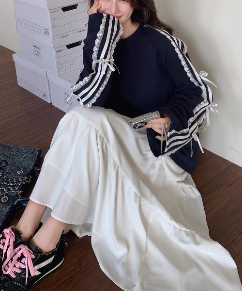 AVYL(アヴィル)の「袖ラインフリルリボンルーズスウェット(Tシャツ/カットソー・レディース・ネイビー・M)」の11枚目の写真