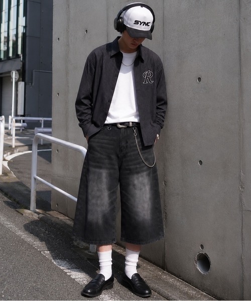 SPINNS(スピンズ)の「ピンストライプ短丈長袖シャツ/ボックスシルエット/ワンポイントロゴ(シャツ/ブラウス・メンズ・ブラック×ブラック/ブルー系その他/レッド系その他・ONESIZE)」の5枚目の写真