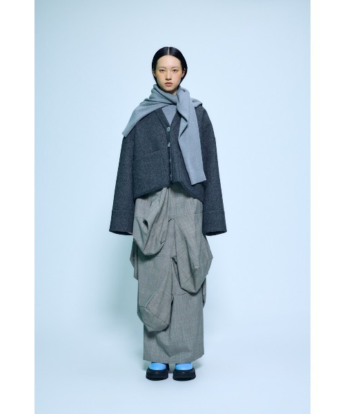 ENFOLD(エンフォルド)の「STANDARD CARDIGAN(ニット/セーター・レディース・チャコールグレー/ブラック・38)」の6枚目の写真