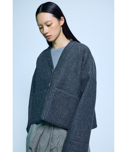 ENFOLD(エンフォルド)の「STANDARD CARDIGAN(ニット/セーター・レディース・チャコールグレー/ブラック・38)」の7枚目の写真