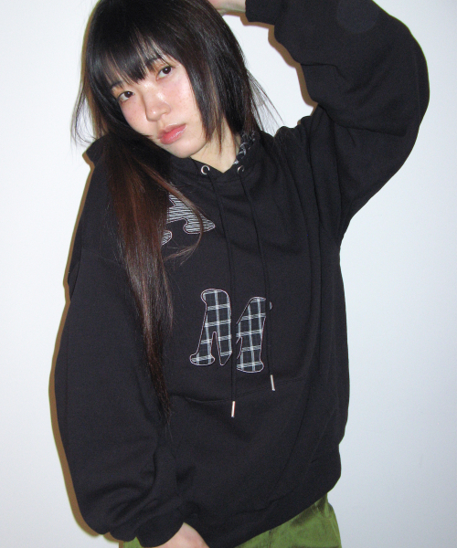 AMESWORLDWIDE（アメスワールドワイド）の「ビッグパッチアップリケパーカー ブラック（パーカー・レディース・その他・SMALL/MEDIUM/LARGE）」の3枚目の写真