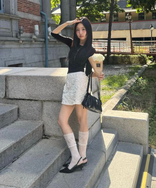 RITZYSEOUL（リッジソウル）の「[カップ内蔵] スリムスクープネック カップ内蔵 7分袖 Tシャツ（Tシャツ/カットソー・レディース・ホワイト/ブラック・SMALL/MEDIUM/LARGE）」の10枚目の写真