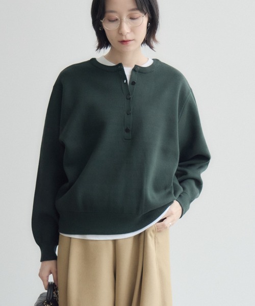 Paradise Picnic（パラダイスピクニック）の「cloche ヘンリーネック前後2WAYロゴニット（ニット/セーター・レディース・ベージュ/グリーン/ブラック・FREE）」の3枚目の写真