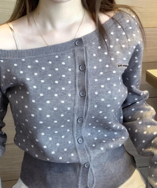 Miniministore(ミニミニストア)の「ドット柄ワンショル長袖ニットカーディガン(ニット/セーター・レディース・ピンク/グレー・FREE)」の14枚目の写真