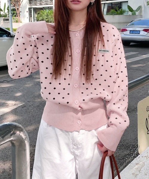 Miniministore(ミニミニストア)の「ドット柄ワンショル長袖ニットカーディガン(ニット/セーター・レディース・ピンク/グレー・FREE)」の19枚目の写真