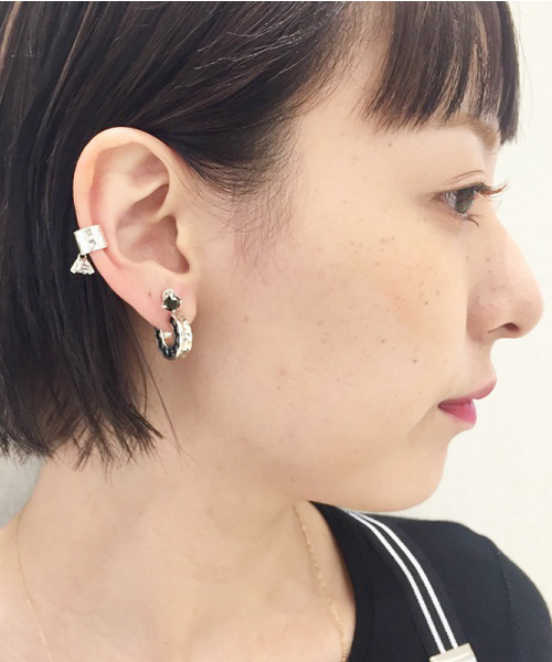 e.m.（イーエム）の「SILVER925ブラックジルコニアゆれピアス