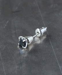 e.m. イーエム ブラック ジルコニア ピアス e.m.（イーエム）の「SILVER925ブラックジルコニアゆれピアス