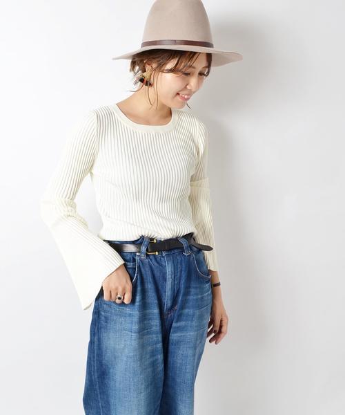 Khaju(カージュ)の「Khaju:フレアスリーブプルオーバー(ニット/セーター・レディース・オフホワイト/ブラウン・ONE SIZE)」の1枚目の写真