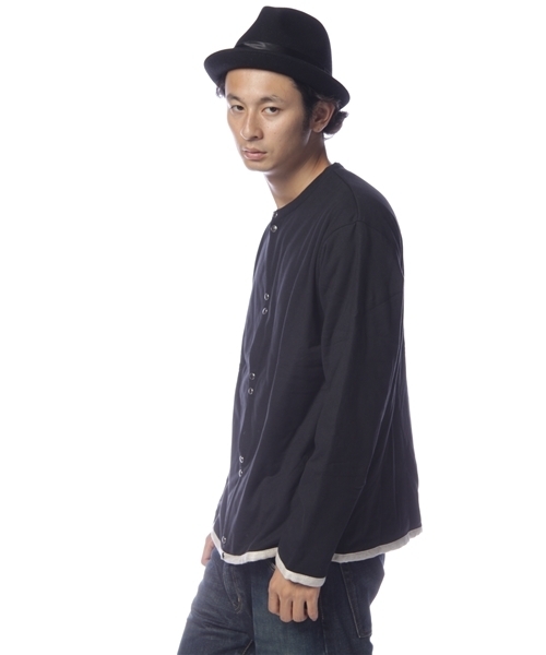 International Gallery BEAMS（インターナショナルギャラリービームス）の「MICCHY HORRY / Uネックカーディガン（カーディガン/ボレロ・メンズ・グレー/ブラック・SMALL/MEDIUM/LARGE）」の4枚目の写真