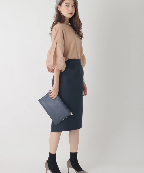 earth music&ecology（アースミュージックアンドエコロジー）の「・バルーンスリーブプルオーバー（Tシャツ/カットソー・レディース・オフホワイト/ネイビー/ベージュ/カーキ・FREE）」の12枚目の写真