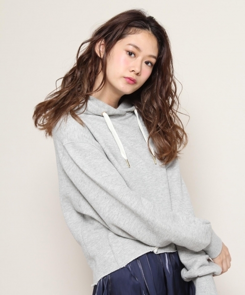 PAGEBOY（ページボーイ）の「ショートプルパーカー（Tシャツ/カットソー・レディース・ホワイト/ライトグレー/レッド/ベージュ系その他・FREE）」の3枚目の写真