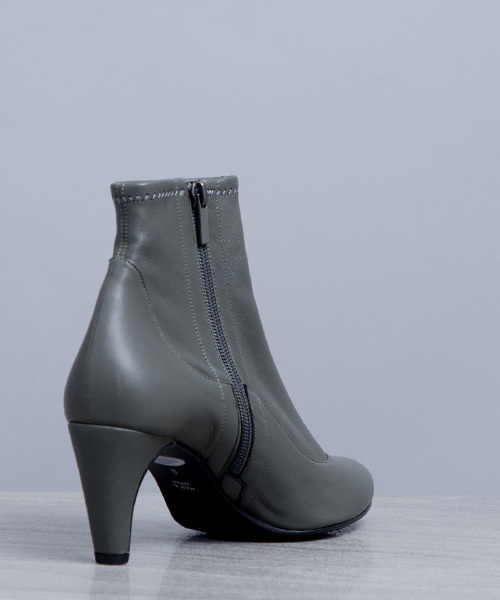 STUDIOUS（ステュディオス）の「レイヤードストレッチブーツ（ブーツ・レディース・ブラック/カーキ/グレー・S/M）」の14枚目の写真