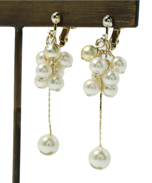 Demi-Luxe BEAMS（デミルクス ビームス）の「jour couture / パールチェーン イヤリング（イヤリング・レディース・ホワイト・ONE SIZE）」の2枚目の写真