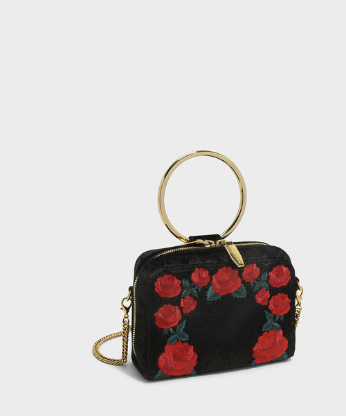 CHARLES & KEITH(チャールズ & キース)の「ローズエンブロイダリースリングバッグ / ROSE EMBROIDERY SLING BAG(ショルダーバッグ・レディース・ブラック/レッド・S)」の4枚目の写真