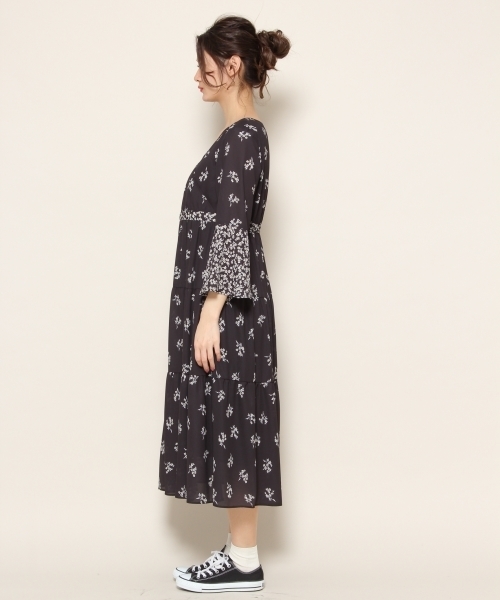 PAGEBOY(ページボーイ)の「パッチワーク花柄ワンピース(ワンピース・レディース・ホワイト系その他/イエロー系その他/ブラック系その他・FREE)」の8枚目の写真