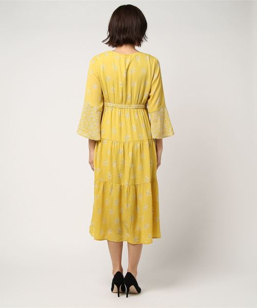 PAGEBOY(ページボーイ)の「パッチワーク花柄ワンピース(ワンピース・レディース・ホワイト系その他/イエロー系その他/ブラック系その他・FREE)」の19枚目の写真