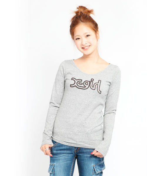 X-girl(エックスガール)の「SPARKLING LOGO L/S TEE(Tシャツ/カットソー・レディース・ホワイト/ブラック/アッシュグレー/パープル・1/2)」の3枚目の写真