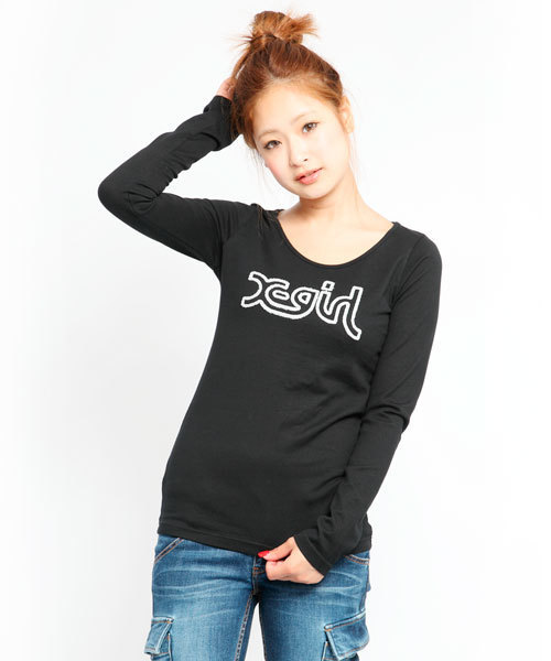 X-girl(エックスガール)の「SPARKLING LOGO L/S TEE(Tシャツ/カットソー・レディース・ホワイト/ブラック/アッシュグレー/パープル・1/2)」の1枚目の写真