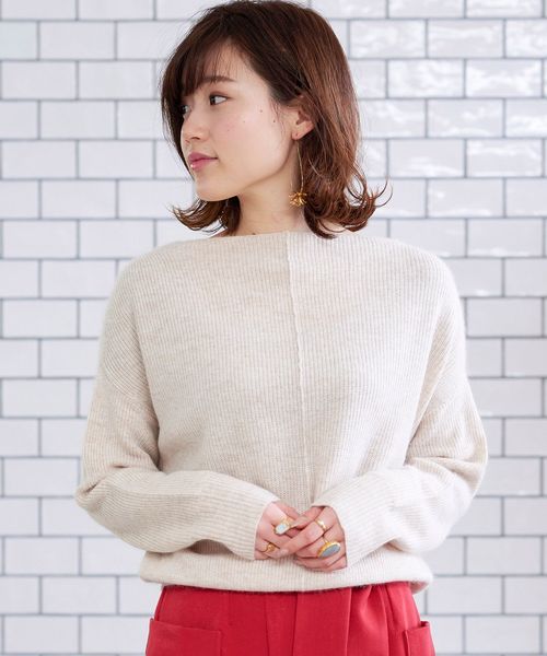le.coeur blanc（ルクールブラン）の「アンゴラ混ボートネック片畦ニット（ニット/セーター・レディース・ベージュ/ブラウン/ラベンダー/チャコールグレー・38）」の5枚目の写真