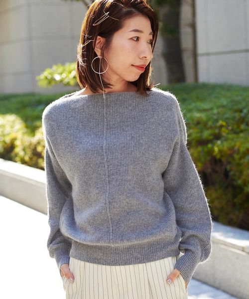 le.coeur blanc（ルクールブラン）の「アンゴラ混ボートネック片畦ニット（ニット/セーター・レディース・ベージュ/ブラウン/ラベンダー/チャコールグレー・38）」の11枚目の写真