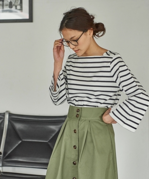 AMERICAN HOLIC（アメリカンホリック）の「・袖フレアーボーダープルオーバー（Tシャツ/カットソー・レディース・ピンク/オフホワイト/ブルー/ブラック・M/L）」の2枚目の写真