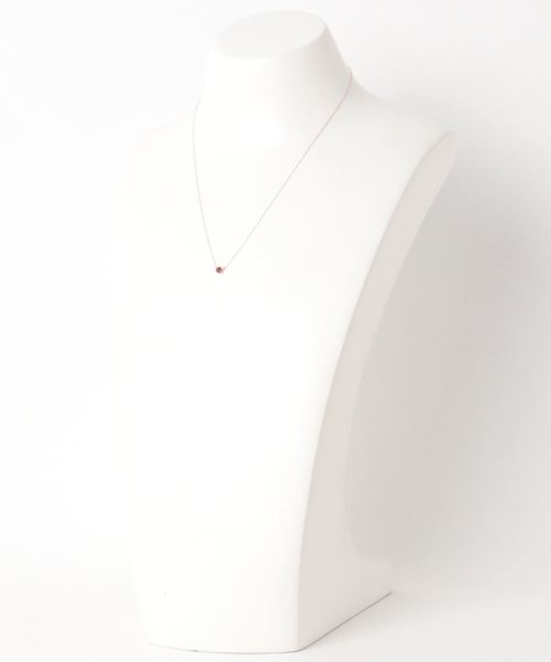 ESTELLE（エステール）の「1月誕生石 K18 ピンクゴールド ガーネット ネックレス ESTELLE/エステール WEB限定（ネックレス・レディース・ピンクゴールド・40cm）」の3枚目の写真