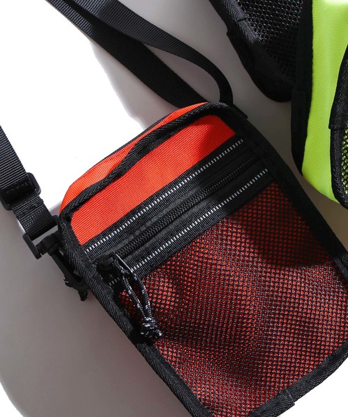 WEGO(ウィゴー)の「WEGO/パイピングミニショルダーバッグ(ショルダーバッグ・メンズ・ブラック/イエロー/オレンジ・FREE)」の1枚目の写真