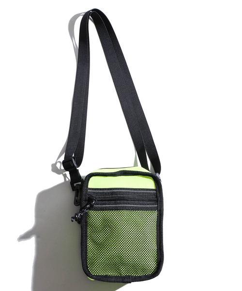 WEGO(ウィゴー)の「WEGO/パイピングミニショルダーバッグ(ショルダーバッグ・メンズ・ブラック/イエロー/オレンジ・FREE)」の18枚目の写真