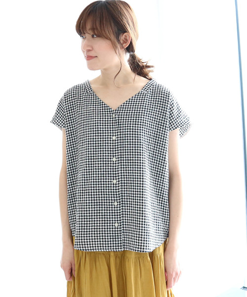 AMERICAN HOLIC(アメリカンホリック)の「リネンブレンドフロントボタンVネックブラウス(シャツ/ブラウス・レディース・ネイビー/レッド/その他5/チェック・FREE)」の4枚目の写真