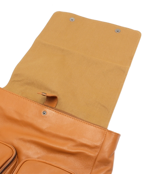 And A（アンドエー）の「レザーフロントリュック（バックパック/リュック・メンズ・ブラック/ブラウン・FREE）」の3枚目の写真