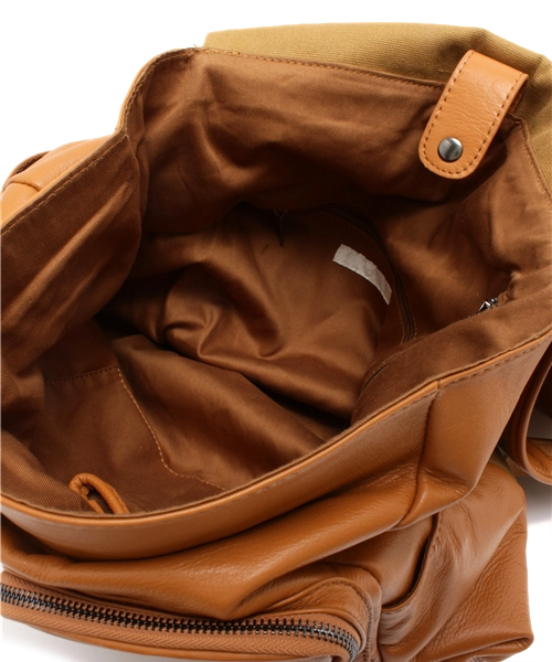 And A（アンドエー）の「レザーフロントリュック（バックパック/リュック・メンズ・ブラック/ブラウン・FREE）」の4枚目の写真