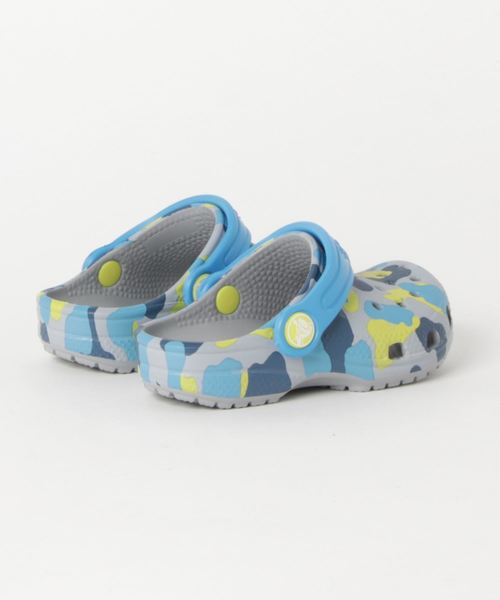 crocs(クロックス)の「クロックス Classic Seasonal Grphc Clg K Light Grey(スリッポン・キッズ・ライトグレー・16.5cm/17.5cm/18.5cm/15.5cm/19.5cm/20.0cm/21.0cm)」の3枚目の写真
