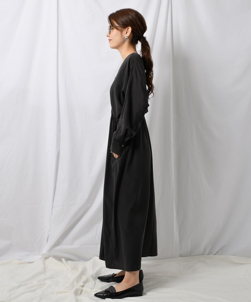 Ambre Neige(アンブルネージュ)の「ギャザーロングワンピース【WEB/EC限定商品】(ワンピース・レディース・チャコールグレー/ベージュ/ネイビー・FREE)」の5枚目の写真