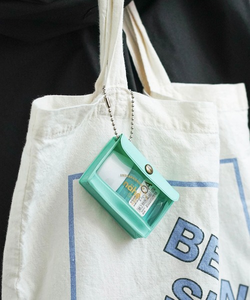 Nahe（ネーエ）の「nahe ネーエ ジェネラルパーパスケースミニ フラットポーチ クリア キーホルダー 小銭入れ（コインケース・レディース・ホワイト/ブラック/グレー/レッド/ピンク/イエロー/ブルー/グリーン/アイボリー/ミント/クリア/ワイン・FREE）」の20枚目の写真