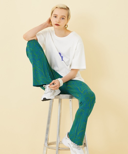 STUDIOUS（ステュディオス）の「【STUDIOUS】マーブルニットジャガードフレアパンツ（その他パンツ・レディース・グリーン/パープル・1/2）」の2枚目の写真