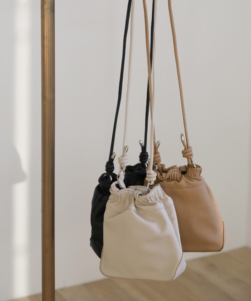 select MOCA(セレクトモカ)の「ギャザーミニショルダーバッグ(ショルダーバッグ・レディース・ブラック/アイボリー/キャメル・FREE)」の16枚目の写真