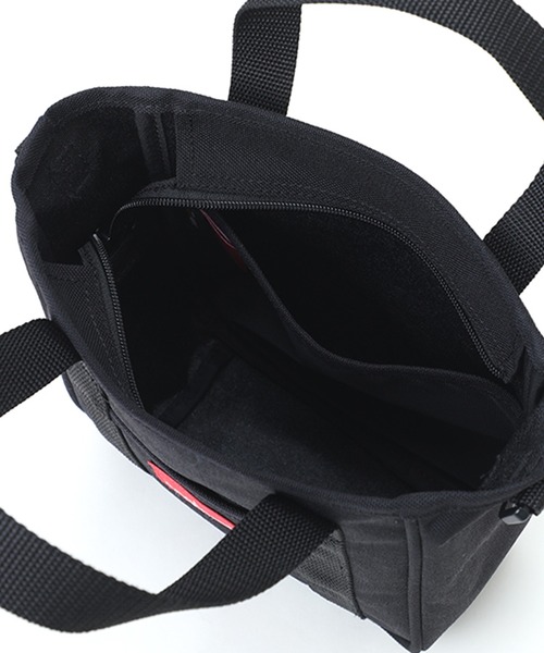 Manhattan Portage（マンハッタンポーテージ）の「Mini Gowanus Tote Bag（ショルダーバッグ・メンズ・ブラック・X-SMALL）」の11枚目の写真